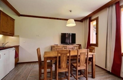 Plagne Soleil Apartment | Lovely 2-Bedroom Apartment, 2 Bathrooms with Terrace and Direct Ski-In/Ski-Out Access