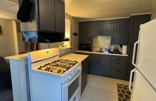 Vanderbilt House | Lovely 2-bedroom house with AC & pet friendly in Vanderbilt