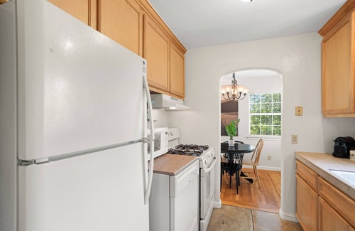 Auburn House | Lovely 2-bedroom house with AC in Auburn