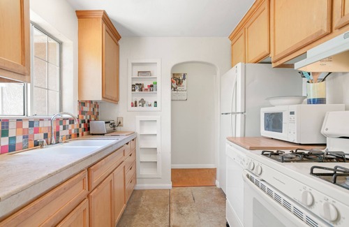Auburn House | Lovely 2-bedroom house with AC in Auburn
