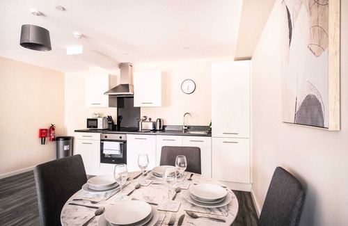 Old Trafford Apartment | Lovely 2 Bedroom Manchester Apartment