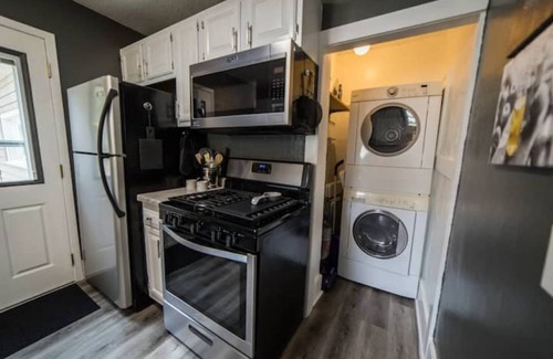 Clear Lake House | Lovely 2 bedroom rental unit with garage parking.