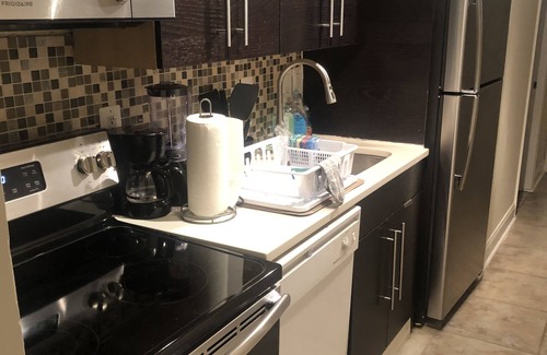 Trinidad House | Lovely 2 bedroom Townhouse Apt near Union Station and tourist sites.