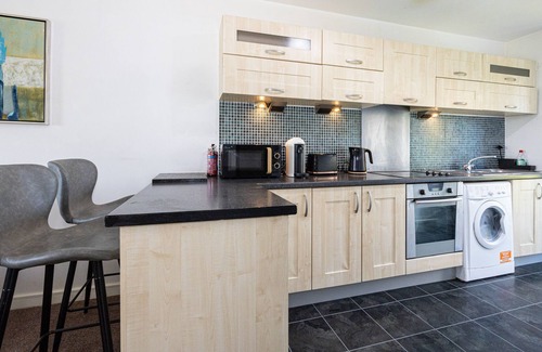 Clayton Apartment | Lovely 2 BR Flat With Balcony Near City Centre