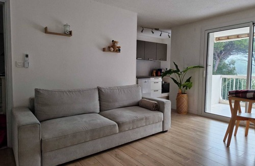 Valescure Apartment | Lovely 2-room apartment in a green setting 10 minutes from the beaches of Saint Raphael.