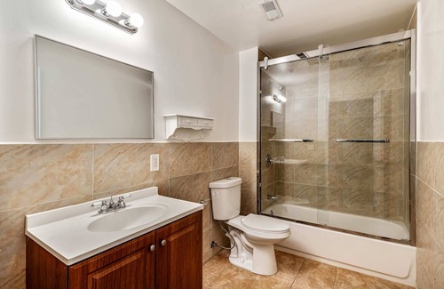 Chinatown Apartment | Lovely 2bd Apt Steps From the Convention Center