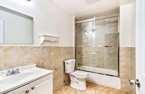 Chinatown Apartment | Lovely 2bd Apt Steps From the Convention Center