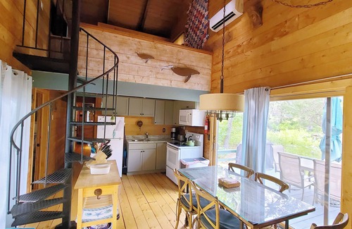 Wellfleet Condo | Lovely 2BD+ Cottage-A/C, Deck with Pond Views, Great Location