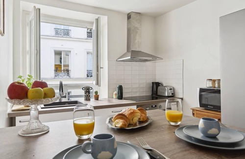Saint-Merri Apartment | Lovely 2BR in the Heart of Le Marais