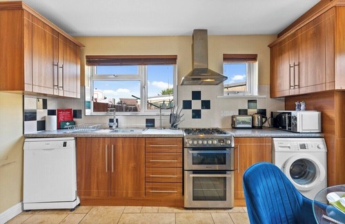 Windsor House | Lovely 3 Bed in the heart of Windsor - Garden