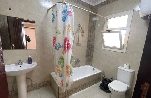 Al-Khalifa Apartment | Lovely 3-Bedroom Rental Unit with Pool in Sheikh Zayed city