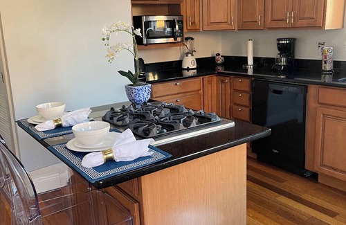 Union City Apartment | Lovely 3 bedroom 15 min away from NY