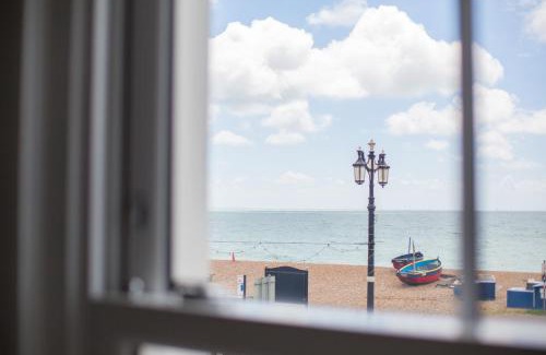 Worthing Apartment | Lovely 3-Bedroom Apartment with Stunning Sea Views