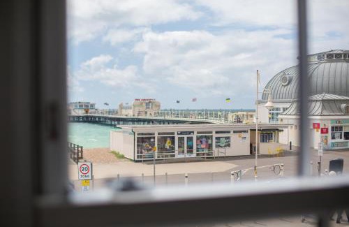 Worthing Apartment | Lovely 3-Bedroom Apartment with Stunning Sea Views