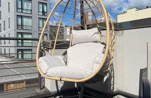 Williamsburg Apartment | Lovely 3 bedroom apartment w/Balcony and BBQ Grill