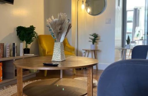 Williamsburg Apartment | Lovely 3 bedroom apartment w/Balcony and BBQ Grill