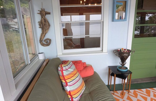 Bridgton Cottage | Lovely 3-bedroom cottage with dock and lake frontage on Long Lake in Bridgton