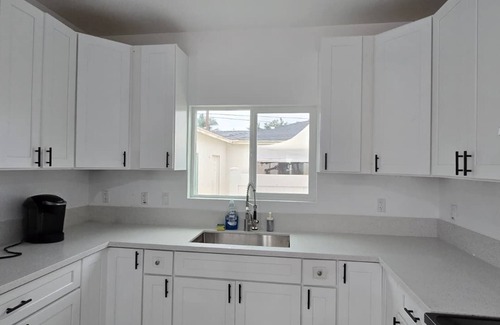 Riverside House | Lovely 3-bedroom house, 5 beds, Sleeps 10 with AC, FREE coffee & laundry