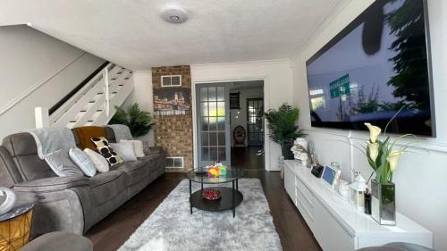 Basildon Apartment | Lovely 3 bedroom house near city centre - Basildon