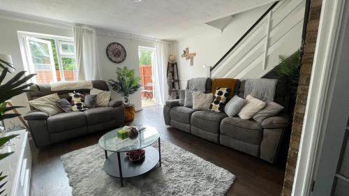 Basildon Apartment | Lovely 3 bedroom house near city centre - Basildon