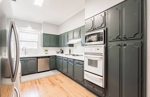 Marlyville - Fontainebleau Apartment | Lovely 3 Bedroom in Uptown New Orleans