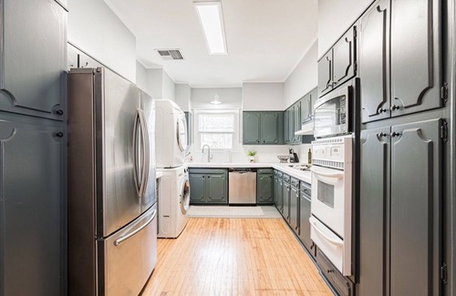 Marlyville - Fontainebleau Apartment | Lovely 3 Bedroom in Uptown New Orleans