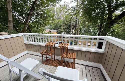 University District House | Lovely 3-bedroom townhome in Seattle near U of Washington