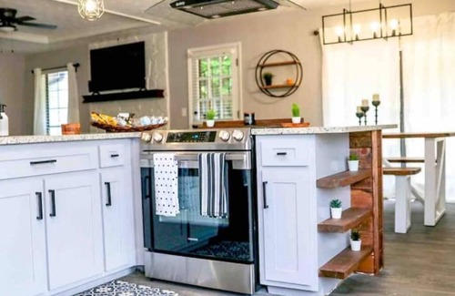 Stone Mountain House | Lovely 3 bedroom home close to Stone Mountain