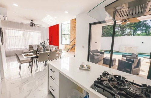 Punta Cana Villa | Lovely 3-bedroom villa in Downtown Punta Cana with WiFi, AC, pool and grill