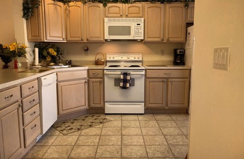 Lewes House | Lovely 3 Br, 2 1/2 Bath, Minutes To The Beach with pool