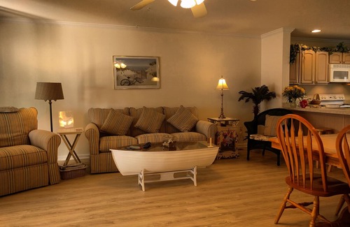 Lewes House | Lovely 3 Br, 2 1/2 Bath, Minutes To The Beach with pool