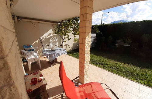 Montreux City Centre Apartment | Lovely 3-room ground floor villa. 5 mins from the beach 1 min from public transport.