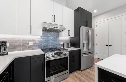 Lower West Side Apartment | Lovely 3bed/3bath Brand New Apt w/4 beds & Balcony
