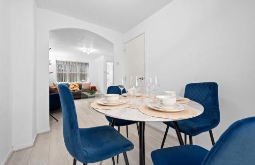 Cheetham Hill House | Lovely 3bedroom house, 7mins drive to Manchester City center, Etihad stadium & Coop Live Arena