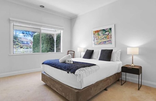 Williamstown North House | Lovely 3BR House In Seaside Area