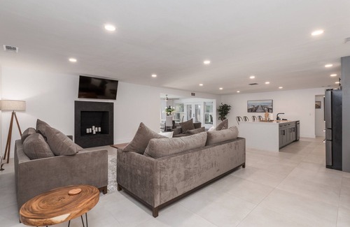 Palm Harbor House | Lovely 4/2 Palm Harbor Home Sleeps 8!, close to Clearwater Beach!
