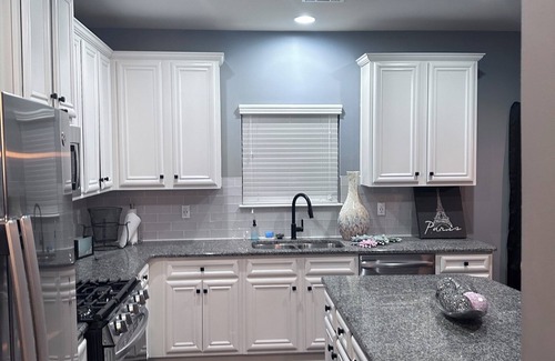 Conyers House | Lovely 4-bedroom, 3 Bath Oasis Near Grocery stores & Restaurants.