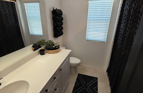 Patton House | Lovely 4-bedroom pool house in North Fontana
