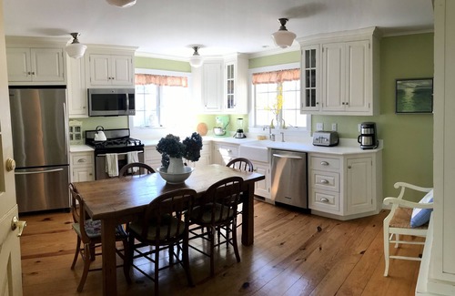 Southold House | Lovely 4 Bedroom Southold Home Walking Distance to Peconic Bay