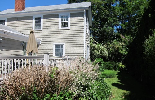 Southold House | Lovely 4 Bedroom Southold Home Walking Distance to Peconic Bay