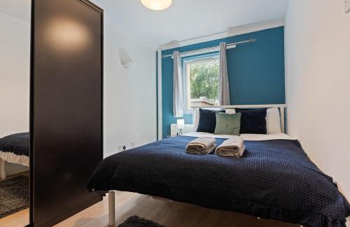 South Bermondsey House | Lovely 4BR house in the city with Parking