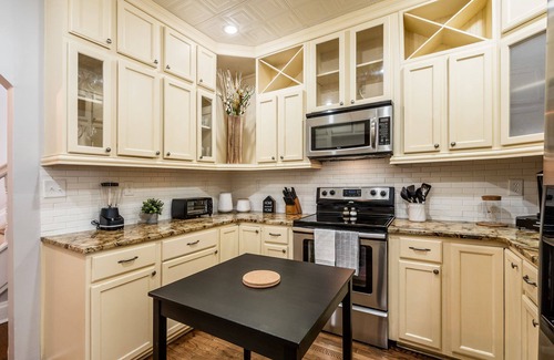 Livingston Park House | Lovely 5Br in Olde Town East