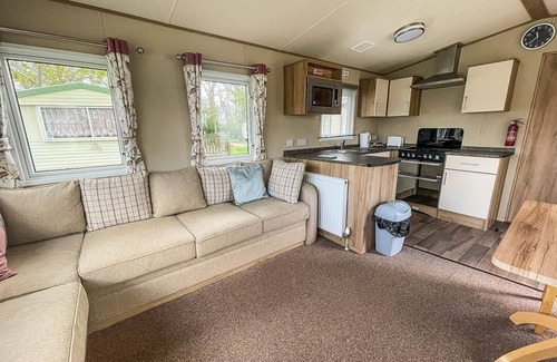 Saxmundham House | Lovely 6 berth caravan with decking at Carlton Meres in Suffolk ref 60058M