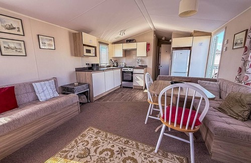 Pakefield House | Lovely 6 berth caravan with side decking on Pakefield Holiday Park ref 68032B