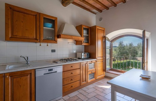 Ponte di Gabbiano Apartment | Lovely apartment for 5 guests with pool, WIFI, A/C, TV, pets allowed and parking, close to Siena