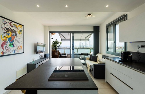 Santo Stefano al Mare Apartment | Lovely apartment for 4 people with A/C, WIFI, pool, TV and terrace