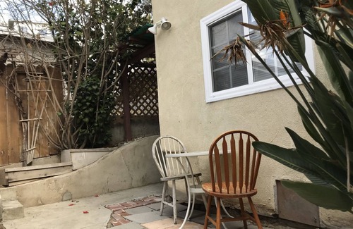 Silver Lake Apartment | Lovely all new garden studio in silverlake