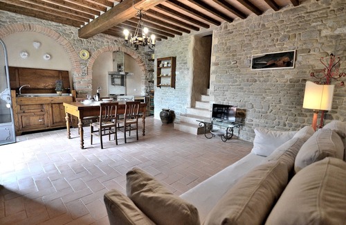 Vicchio Apartment | Lovely and quaint apartment in Tuscany villa!