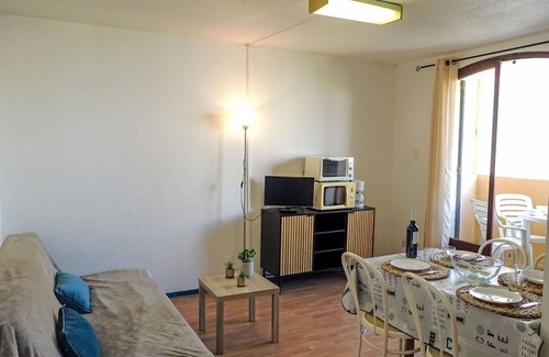 Narbonne Apartment | Lovely apartment for 4 people with WIFI, TV, balcony and pets allowed