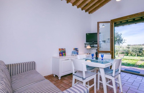 Santa Luce Apartment | Lovely apartment for 3 people with WIFI, pool, TV, pets allowed, panoramic view and parking